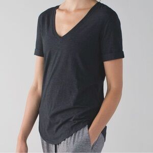 Lululemon Love Tee II V neck Classic Short Sleeve Cotton Top Workout Athleisure